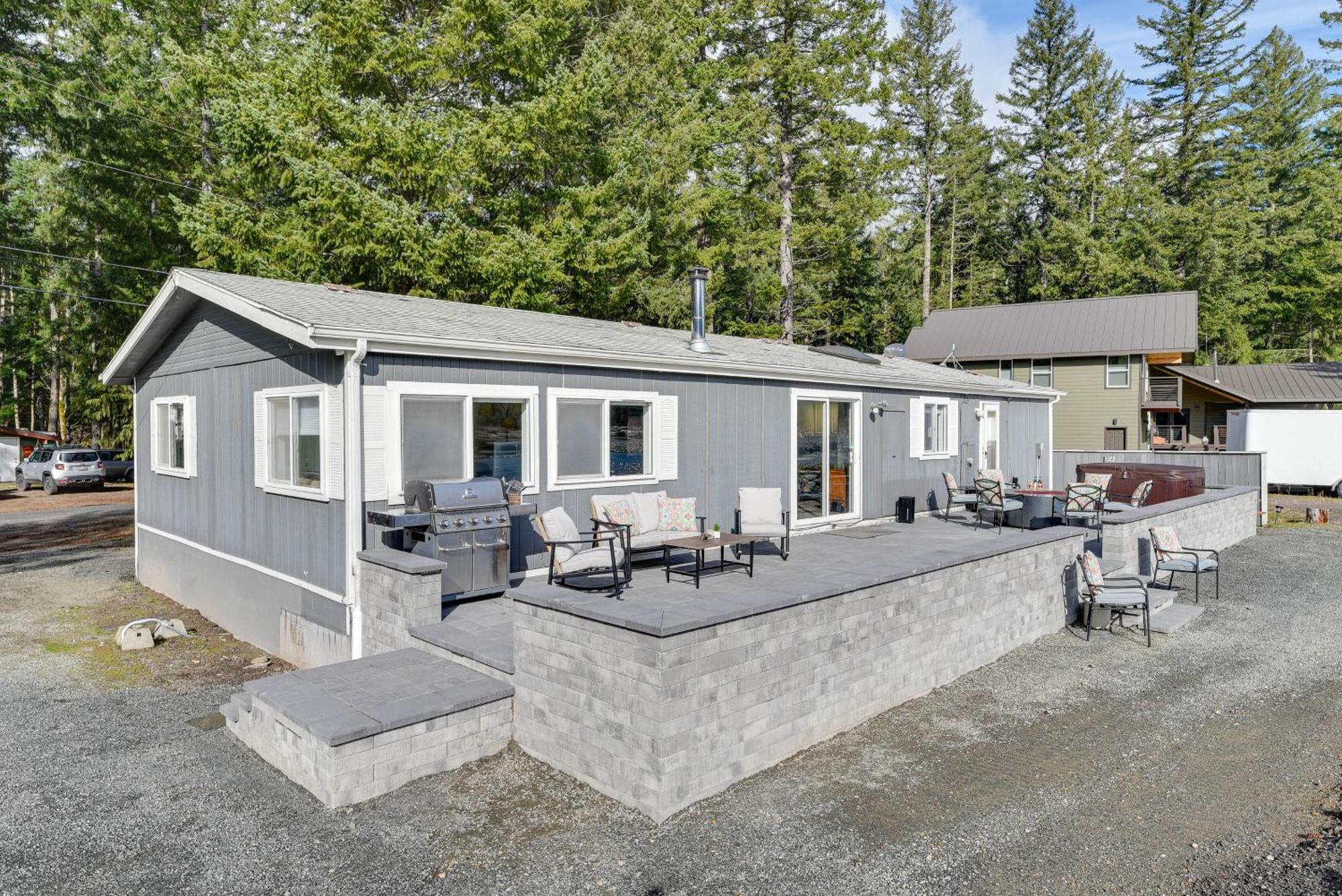 Riverfront Home With Deck, Near Mount Rainier! Packwood Buitenkant foto